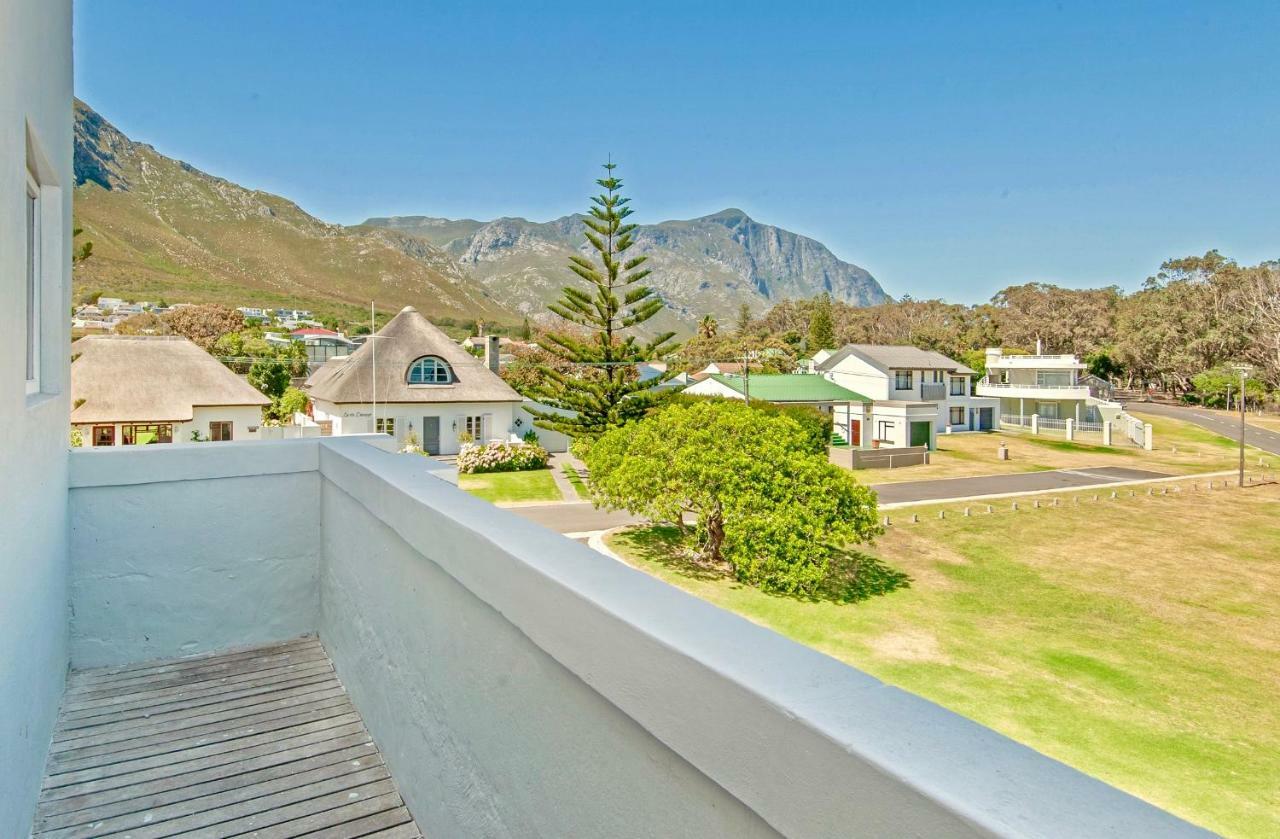 Baleens Hotel Hermanus Bagian luar foto